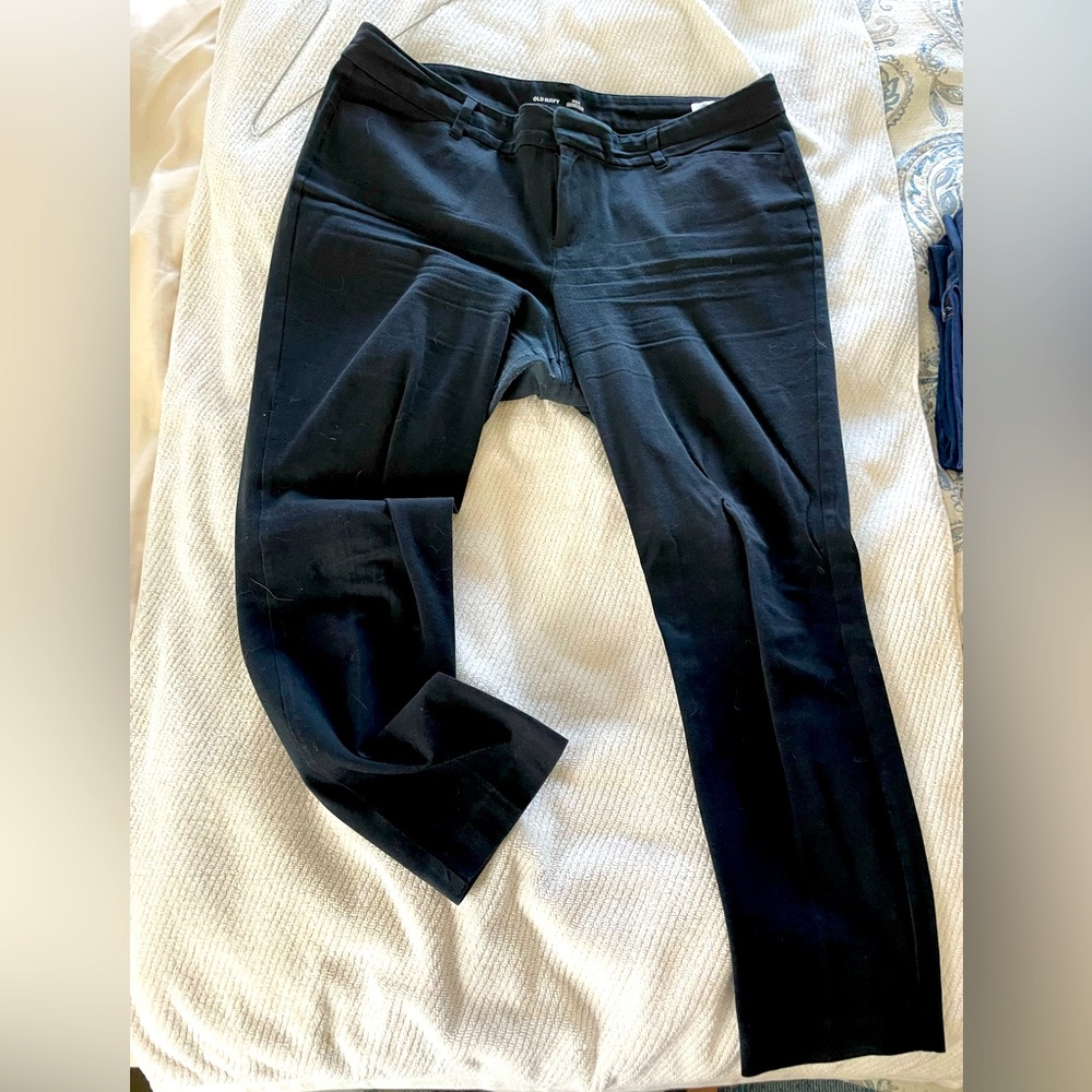Old Navy Black Pixie Trouser / Ankle Pant Size 14